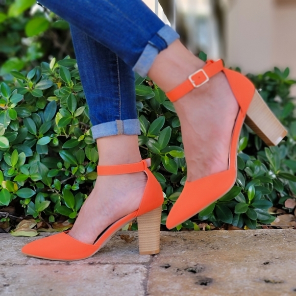 Women's Orange Closed Pointed Toe Chunky Heel Pump - Picture 2 of 6